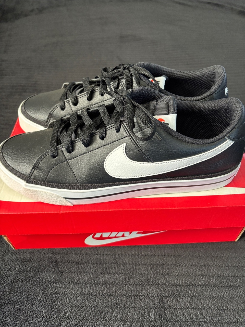 Nike Court Legacy Sz 11 Men’s Black and White Low-Profile Sneakers